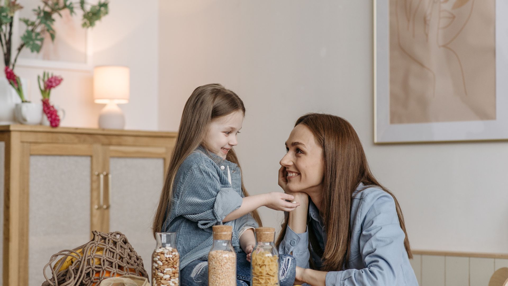 娘と母親　談笑